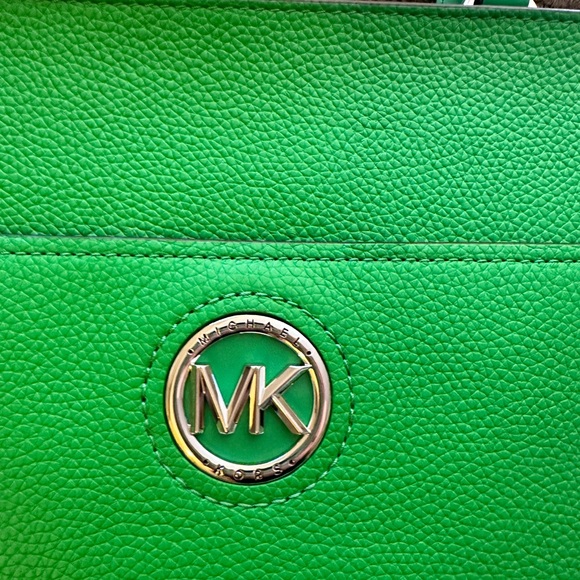 Palm Green Michael Kors Samira Large Pebbled Leather Tote Bag--"Palm Green" - Picture 2 of 8